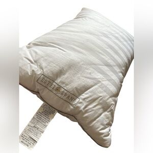 Hotel Grand Luxe Down Feather White Queen Sized Pillow